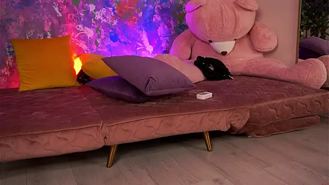 Ava Solis online show from March 7, 2026, 8:39 pm