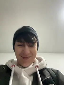 Snapshot of ravenryx chatting on January 15, 2026, 5:23 am ravenryx online show from January 15, 2026, 5:23 am