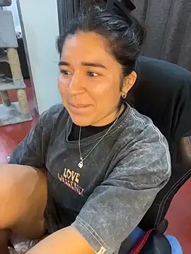 Minico25 online show from April 28, 2026, 2:27 am