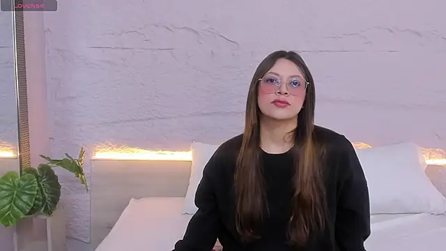 lanna 18  online show from February 10, 2026, 11:47 am