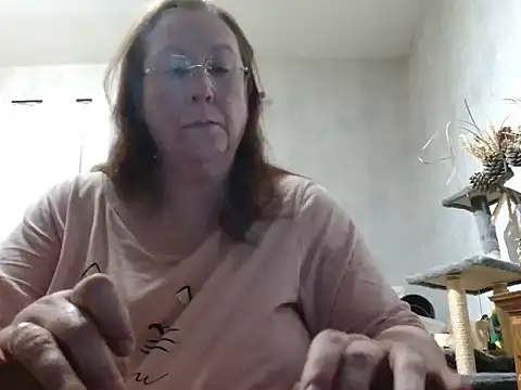 xmyriamx online show from February 5, 2026, 8:13 pm