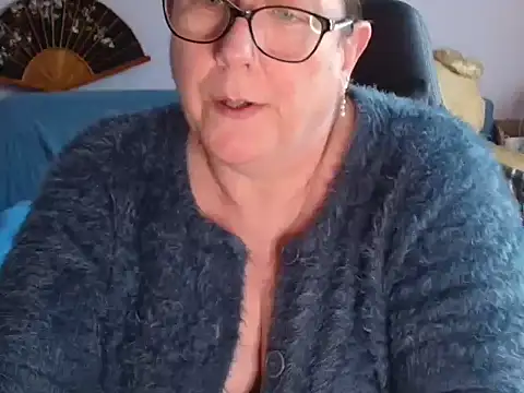 xmyriamx online show from April 26, 2026, 9:29 am