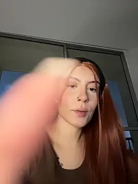 alesziarose  online show from February 12, 2026, 11:22 pm