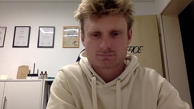 Snapshot of Fitlover1994 chatting on January 5, 2026, 6:22 pm Fitlover1994 online show from January 5, 2026, 6:22 pm