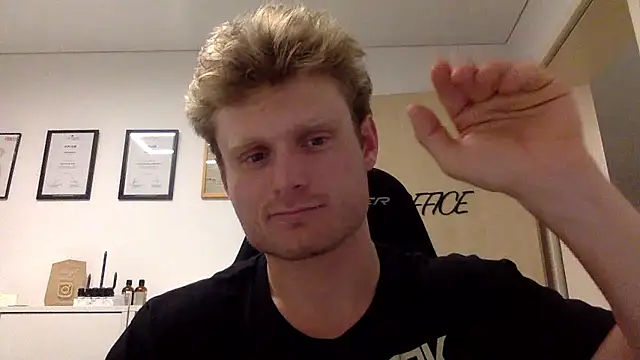 Snapshot of Fitlover1994 chatting on January 9, 2026, 7:48 pm Fitlover1994 online show from January 9, 2026, 7:48 pm