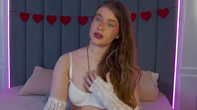 Snapshot of Mila_Hart chatting on March 1, 2026, 6:43 pm Mila Hart online show from March 1, 2026, 6:43 pm