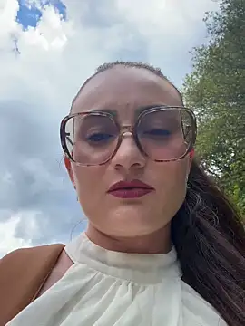 sexyminii online show from June 14, 2026, 2:41 pm