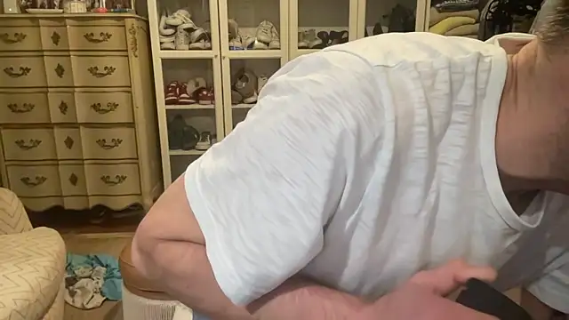 Snapshot of wolverinedream chatting on February 11, 2026, 12:37 am wolverinedream online show from February 11, 2026, 12:37 am