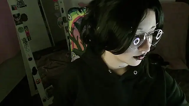 Snapshot of Aoidandelion chatting on January 8, 2026, 11:18 pm Aoidandelion online show from January 8, 2026, 11:18 pm