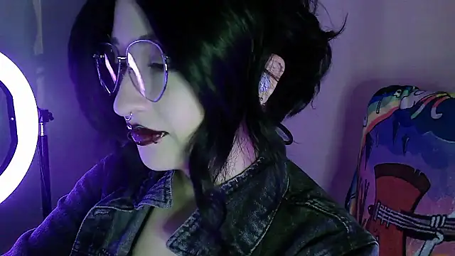 Snapshot of Aoidandelion chatting on January 12, 2026, 11:43 pm Aoidandelion online show from January 12, 2026, 11:43 pm