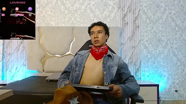 Snapshot of Zayn_tay chatting on January 12, 2026, 7:19 pm Zayn tay online show from January 12, 2026, 7:19 pm