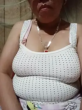 Snapshot of Agnes-baby chatting on June 28, 2026, 2:12 pm Agnes-baby online show from June 28, 2026, 2:12 pm
