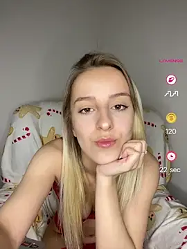 RahellaBlonde1 online show from May 1, 2026, 7:40 pm
