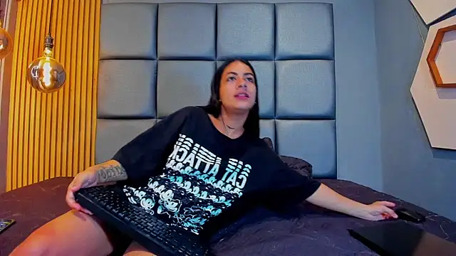 ZOE GIANLUCA online show from February 10, 2026, 11:42 pm