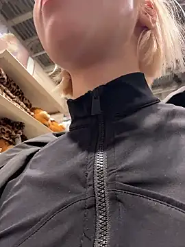 Snapshot of AshleyMur chatting on January 11, 2026, 3:33 am AshleyMur online show from January 11, 2026, 3:33 am