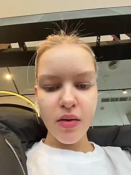 Snapshot of AshleyMur chatting on February 1, 2026, 5:28 am AshleyMur online show from February 1, 2026, 5:28 am