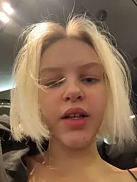 Snapshot of AshleyMur chatting on February 10, 2026, 4:27 am AshleyMur online show from February 10, 2026, 4:27 am