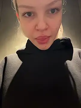 Snapshot of AshleyMur chatting on February 28, 2026, 5:30 am AshleyMur online show from February 28, 2026, 5:30 am