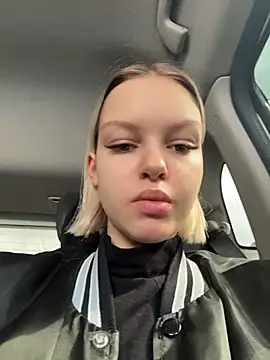 AshleyMur online show from April 19, 2026, 5:18 am