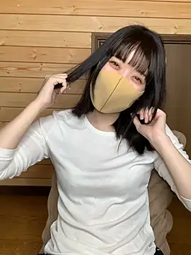 Snapshot of minami_room chatting on May 15, 2026, 1:29 pm minami room online show from May 15, 2026, 1:29 pm