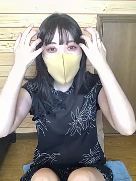 Snapshot of minami_room chatting on May 18, 2026, 6:19 am minami room online show from May 18, 2026, 6:19 am