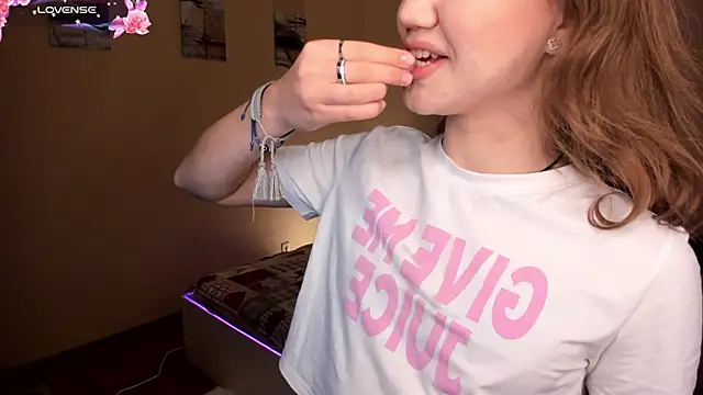 Snapshot of SweetNova_ chatting on January 9, 2026, 12:08 pm SweetNova online show from January 9, 2026, 12:08 pm