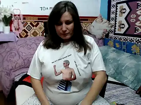 Snapshot of Adelinemilf chatting on January 15, 2026, 8:30 am Adelinemilf online show from January 15, 2026, 8:30 am