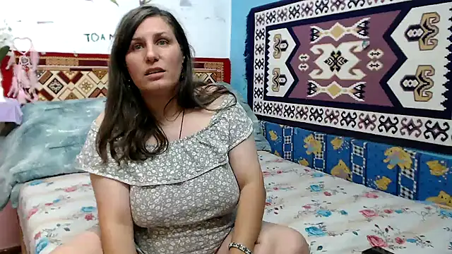Snapshot of Adelinemilf chatting on July 27, 2026, 1:40 pm Adelinemilf online show from July 27, 2026, 1:40 pm