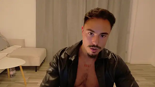 Snapshot of Master_Lukas chatting on July 14, 2026, 10:26 pm Master Lukas online show from July 14, 2026, 10:26 pm