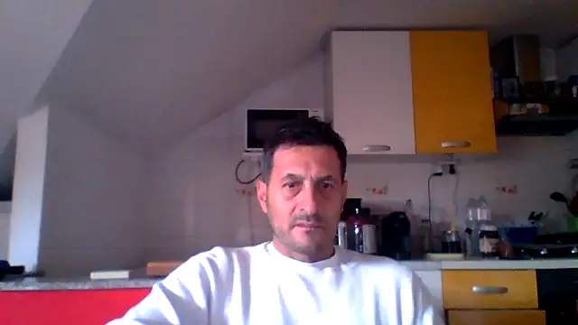 Snapshot of colosone chatting on October 18, 2025, 9:10 am colosone online show from October 18, 2025, 9:10 am