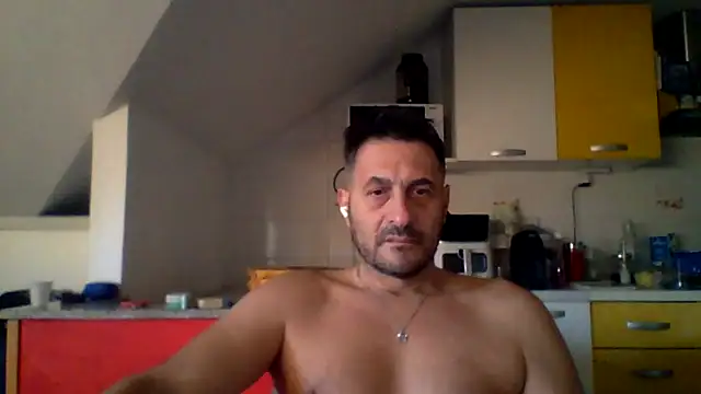 Snapshot of colosone chatting on November 17, 2025, 6:52 am colosone online show from November 17, 2025, 6:52 am