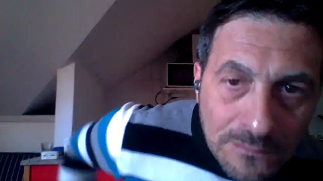 Snapshot of colosone chatting on April 30, 2026, 1:39 pm colosone online show from April 30, 2026, 1:39 pm
