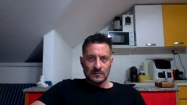 Snapshot of colosone chatting on May 10, 2026, 8:36 pm colosone online show from May 10, 2026, 8:36 pm