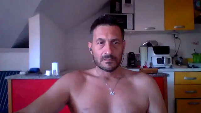 Snapshot of colosone chatting on June 4, 2026, 9:37 am colosone online show from June 4, 2026, 9:37 am
