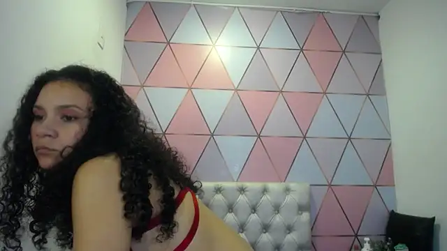 Snapshot of Little18Doll chatting on March 27, 2026, 11:32 am Little18Doll online show from March 27, 2026, 11:32 am