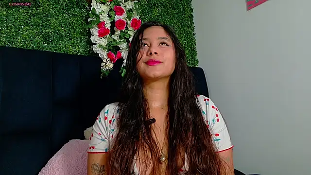 Snapshot of AnnaSmiles chatting on April 17, 2026, 6:11 pm AnnaSmiles online show from April 17, 2026, 6:11 pm