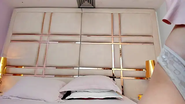 VictoriaGarret online show from March 15, 2026, 1:28 pm