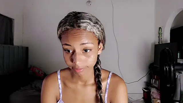 linda brown  online show from March 3, 2026, 12:33 pm