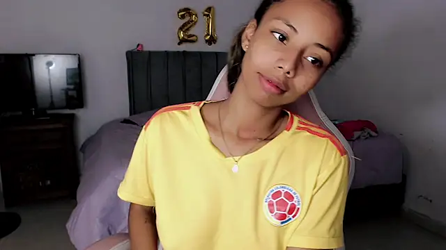 Snapshot of linda_brown_ chatting on June 17, 2026, 12:18 pm linda brown online show from June 17, 2026, 12:18 pm