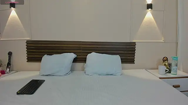 Snapshot of salome_diamond chatting on February 19, 2026, 6:59 pm salome diamond online show from February 19, 2026, 6:59 pm