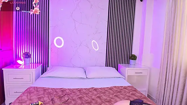 Snapshot of DafneHills_ chatting on January 7, 2026, 8:22 pm DafneHills online show from January 7, 2026, 8:22 pm