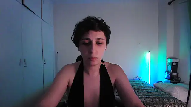 Snapshot of HoneyValentine chatting on June 20, 2026, 6:44 pm HoneyValentine online show from June 20, 2026, 6:44 pm
