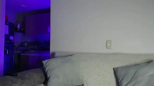 samanta xi online show from March 28, 2026, 4:34 am