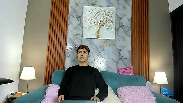 AVENGER BOYS2026 online show from March 11, 2026, 7:31 pm