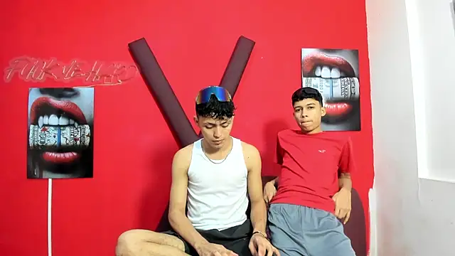 Snapshot of AVENGER_BOYS2026 chatting on April 29, 2026, 7:20 pm AVENGER BOYS2026 online show from April 29, 2026, 7:20 pm