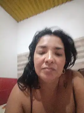 Snapshot of Crystal-01 chatting on June 11, 2026, 8:40 pm Crystal-01 online show from June 11, 2026, 8:40 pm