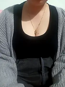 Snapshot of Tulip_Giang chatting on January 6, 2026, 10:41 am Tulip Giang online show from January 6, 2026, 10:41 am