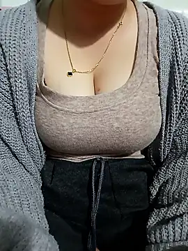 Snapshot of Tulip_Giang chatting on January 11, 2026, 3:39 pm Tulip Giang online show from January 11, 2026, 3:39 pm