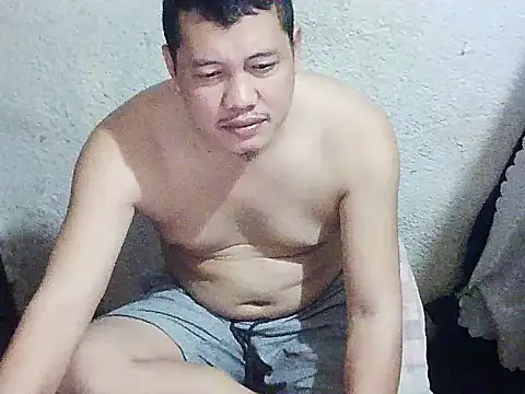 Snapshot of UrAsianGuy90 chatting on March 2, 2026, 2:36 am UrAsianGuy90 online show from March 2, 2026, 2:36 am