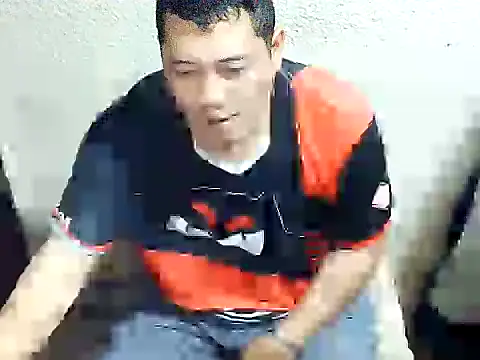 Snapshot of UrAsianGuy90 chatting on March 4, 2026, 2:28 am UrAsianGuy90 online show from March 4, 2026, 2:28 am